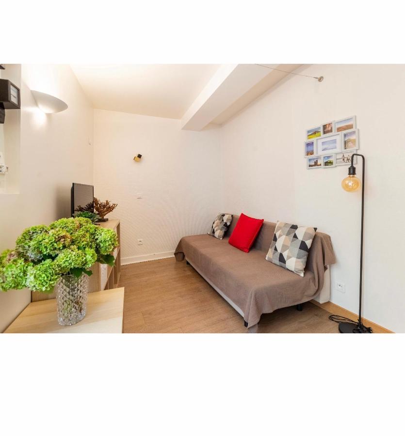 Location F1 Neuf Centre Historique Riom Apartment Bagian luar foto