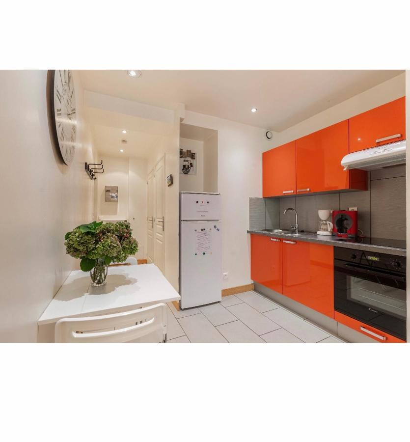 Location F1 Neuf Centre Historique Riom Apartment Bagian luar foto